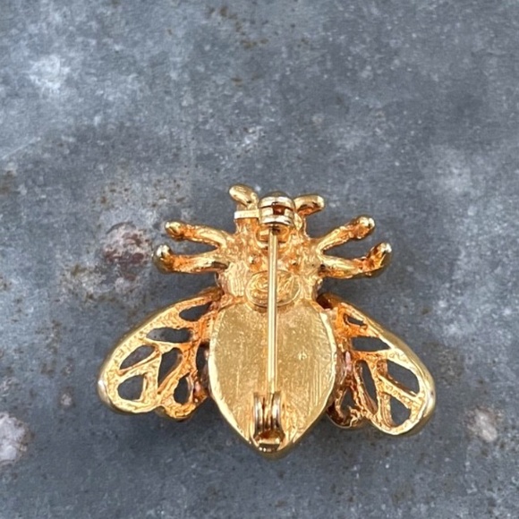 Vintage gold tone Bee multicolor Brooch with rhinestones - Picture 2 of 4